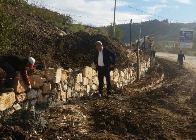 Yığılca Belediyesi 10 Kilometre Taş Duvar Yapacak