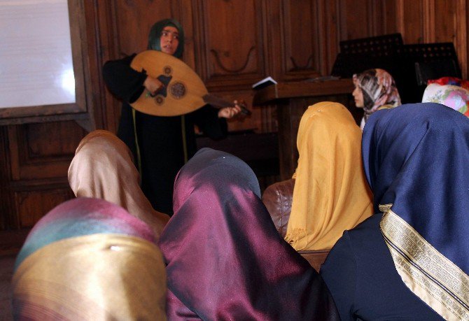 Kayserili Kadınlar Makam Dersi İle Kur’an-ı Kerim’i Daha Güzel Okuyacak