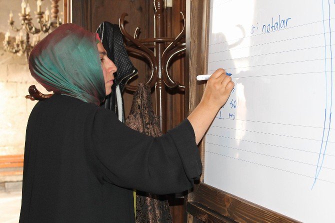 Kayserili Kadınlar Makam Dersi İle Kur’an-ı Kerim’i Daha Güzel Okuyacak