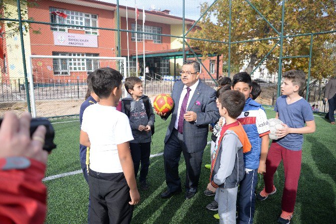 Bilecik’te Sentetik Sahalar Çocukların Hizmetinde