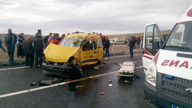 Çankırı’da Trafik Kazası: 1 Ölü, 1 Yaralı