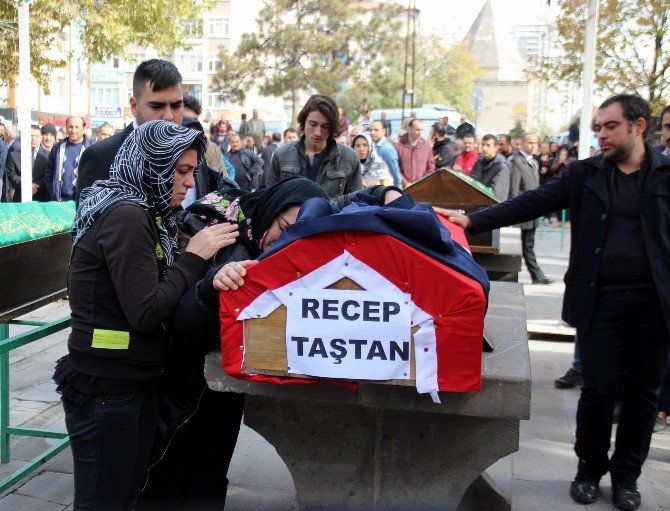 Banka Müdürü Personelini Kurtarmaya Çalışırken Hayatını Kaybetmiş