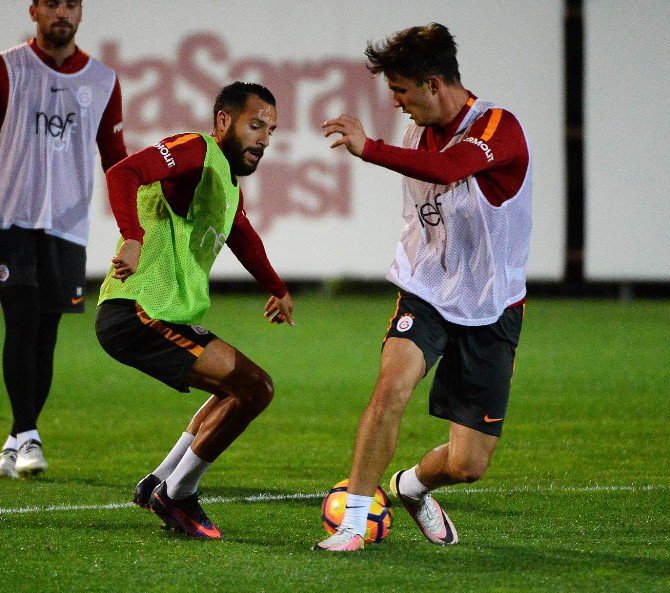 Galatasaray, Fenerbahçe Maçı Hazırlıklarını Sürdürdü