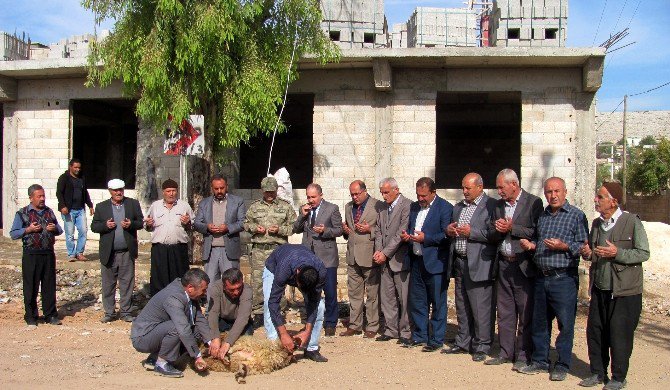 Araban’da İnşaatı Süren Camiye İsmine 15 Temmuz Şehitler Camisi İsmi Verildi