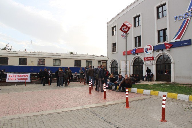 İzban Çalışanları Greve Gitti, İzmir’de Ulaşım Krizi Yaşandı