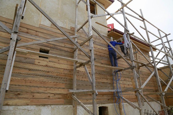 Kent Kültür Evi’nde Dış Cephe Kaplama Çalışması Başladı