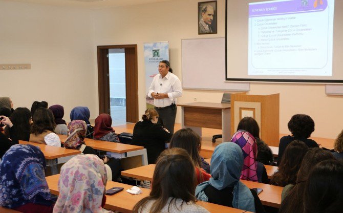 Kto Karatay Üniversitesi’nden, Çocuk Eğitimi Konferansı