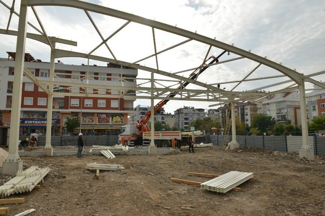 Konyaaltı Belediyesi’nin Semt Pazar Çalışmaları Devam Ediyor