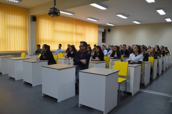 Kosova’da Vıçıtırın Eqrem Çabej Lisesi’ne Çok Amaçlı Salon Desteği