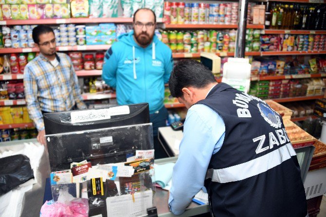 Mersin’de Yabancı Dildeki Tabelalar Sökülüyor