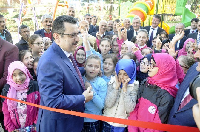 Ortahisar ’Her Mahalleye Bir Park’ Sloganıyla Güzelleşiyor