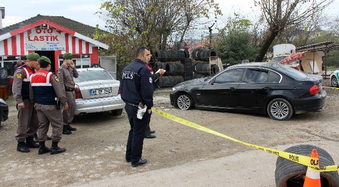 Hırsızlık Çetesi Jandarmanın Üzerine Otomobil Sürdü, Zanlılara Ateş Açıldı: 1 Yaralı