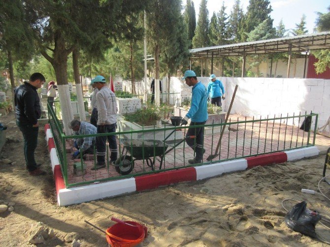 Büyükşehir Şehit Mezarını Düzenledi