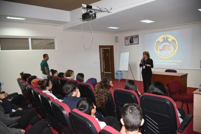 Alanya Belediyesi Öğrencileri Bilinçlendiriyor