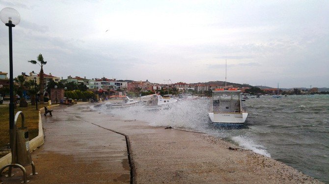 Ayvalık’ta Lodos Fırtınası