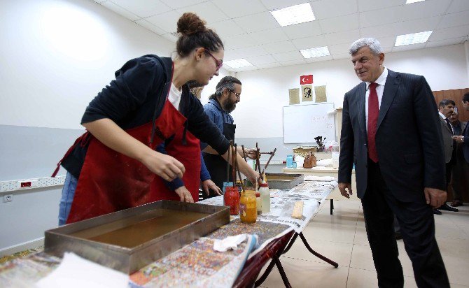 Başkan Karaosmanoğlu, Mevlana Ko-mek Kursuna Konuk Oldu