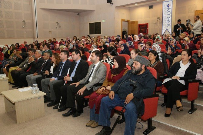 Braille Alfabesi Eğitiminde Kursiyerler Sertifikalarını Aldı