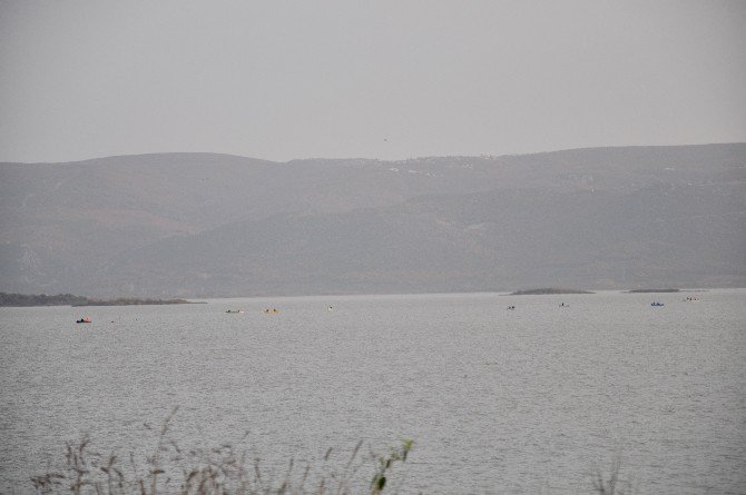 Uluabat Gölü’nde Kaybolan Balıkçı 3 Gündür Aranıyor