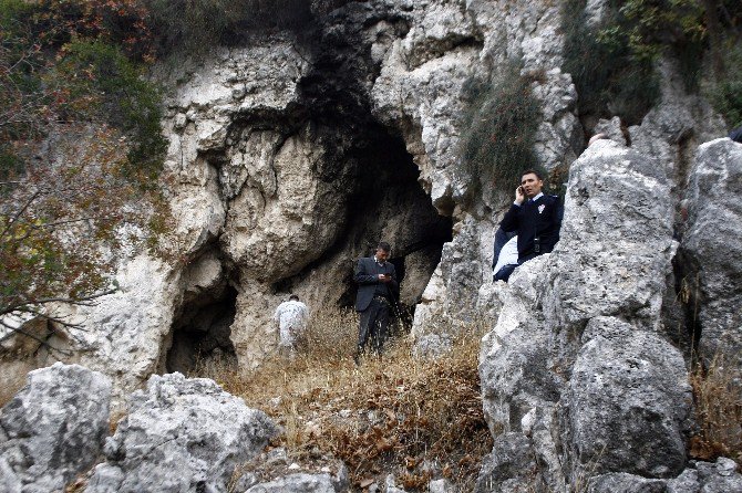 İzmir’de Ormanda Yanmış Ceset Bulundu