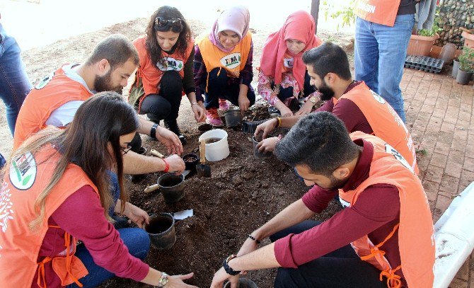 Genç Tema Topluluğu Tohumları Toprakla Buluşturdu