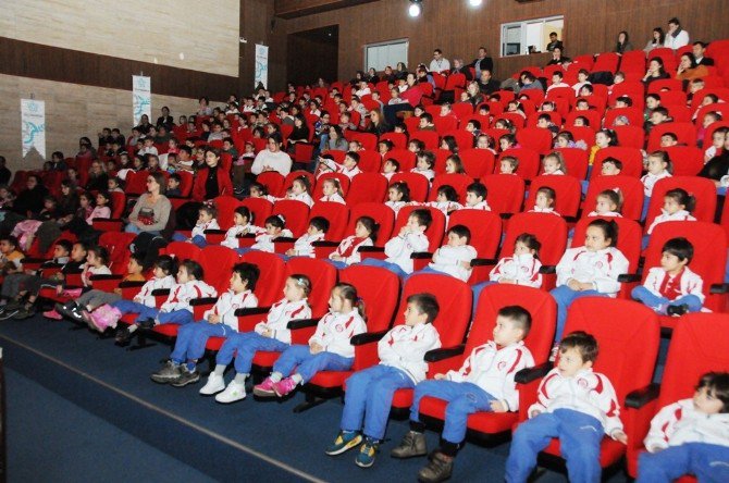 Süleymanpaşa Çocuk Kulübü Üyeleri “Alaaddin’in Lambası” İle Güldü