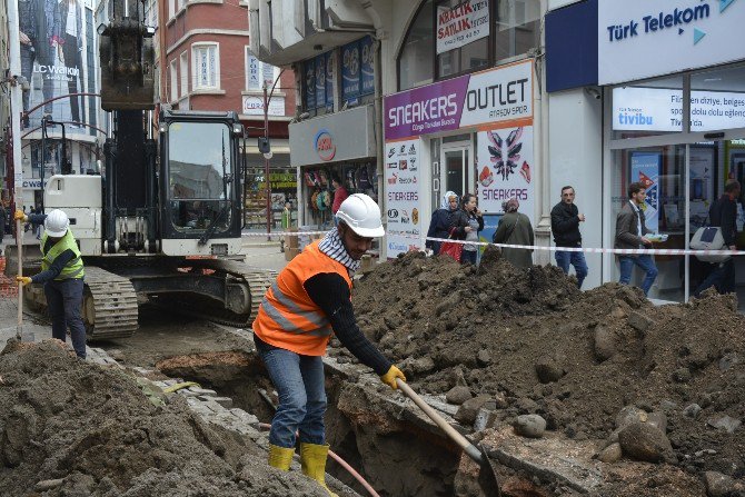 Fatsa’da 30 Yıllık Su Şebeke Hattı Yenilendi