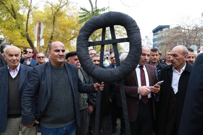 Şehit Ve Gazi Yakınlarından Almanya’ya Siyah Çelenkli Protesto