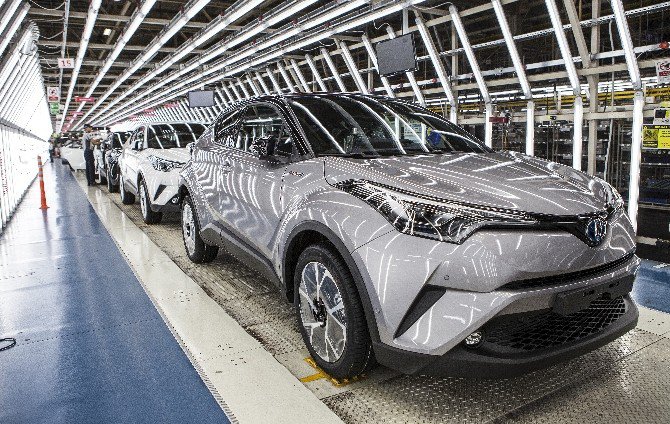 Türkiye’nin İlk Hibrit Otomobili Toyota C-hr Seri Üretimine Başladı