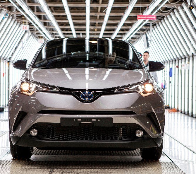 Türkiye’nin İlk Hibrit Otomobili Toyota C-hr Seri Üretimine Başladı