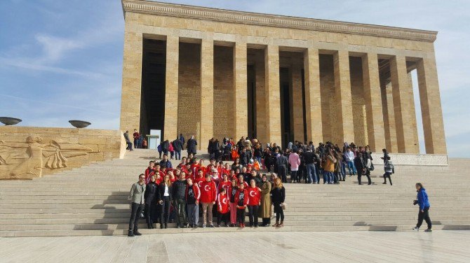 Özel Engelliler Anıtkabir’de Çelenk Koydu