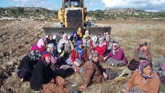 İhsaniye’de Köylülerden “Çeşme Eylemi”