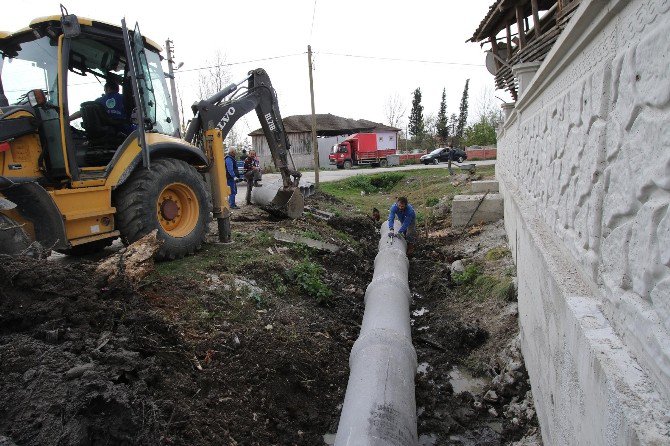 Akyazı’da Alt Yapı Çalışmaları Devam Ediyor