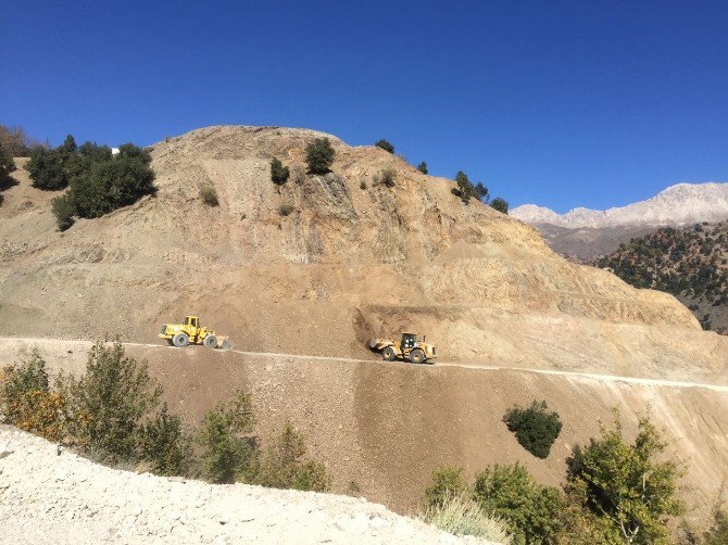 Kumluca Dereköy Yolu Asfalta Hazırlanıyor