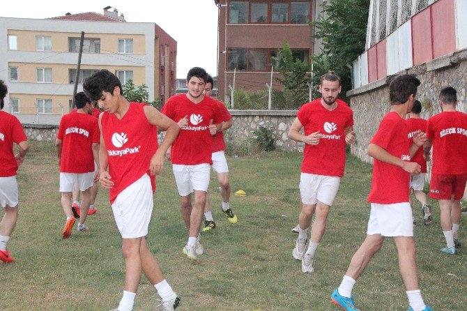 Bilecikspor, Deplasmanda Oynayacağı Osmaneli Gençlerbirliği Spor Maçının Hazırlıklarını Sürdürüyor