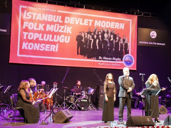 Modern Folk Müzik Topluluğu Atatürk İçin Söyledi