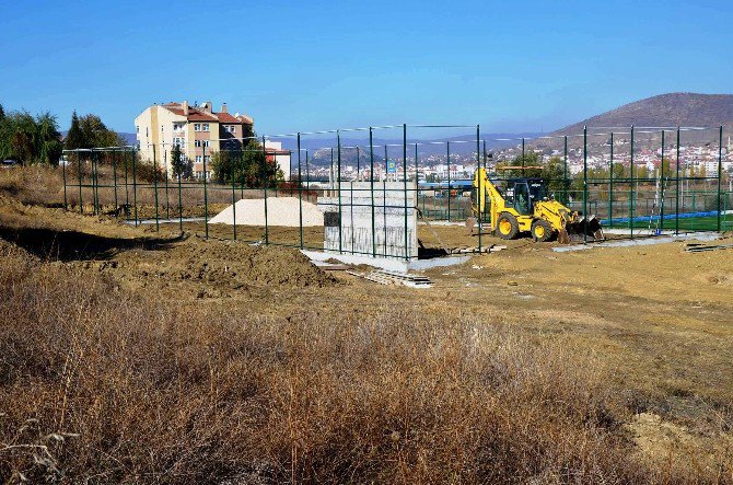 Bozüyük’te Tenis Kortlarının Yapımına Başlandı