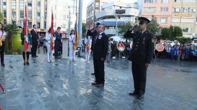 Burhaniye’de 10 Kasım Atatürk’ü Anma Programı