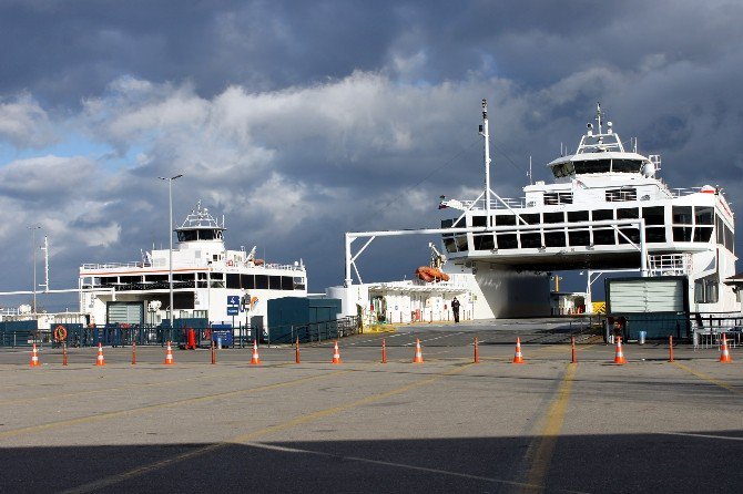 Yalova-istanbul Deniz Ulaşımı Kesildi