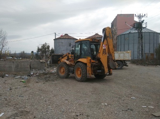 Küçük Sanayi Sitesindeki Çöp Dökme Alanları Temizlendi