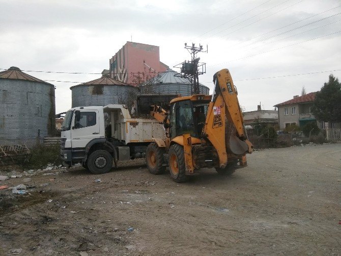 Küçük Sanayi Sitesindeki Çöp Dökme Alanları Temizlendi