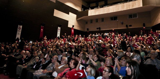 Atatürk Sevdiği Şarkılarla Anıldı