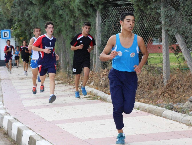 Sporcular 10 Kasım Atatürk’ü Anma Koşusu’nda Yarıştı