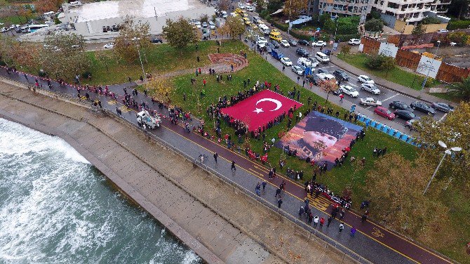 Kadıköy’de 6,5 Kilometrelik ‘Ata’ya Saygı Zinciri’