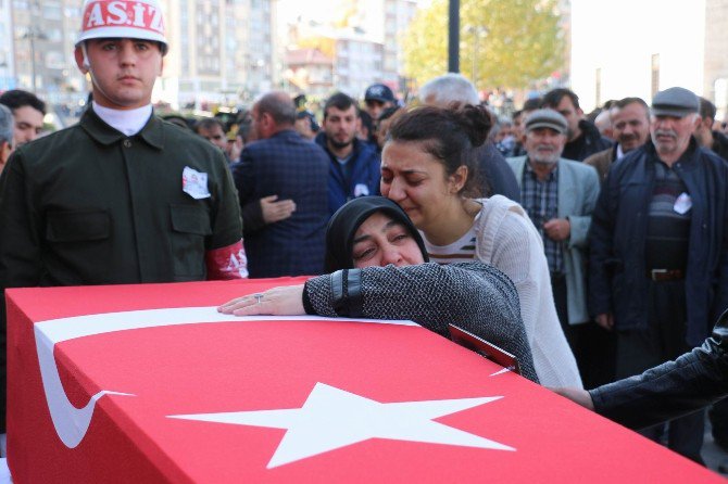 Şehit Sözleşmeli Er Çakır Gözyaşları İçerisinde Son Yolculuğuna Uğurlandı