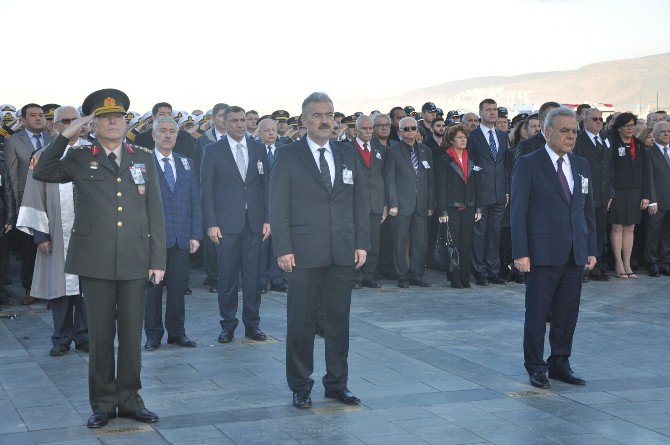 Atatürk İzmir’de Anıldı