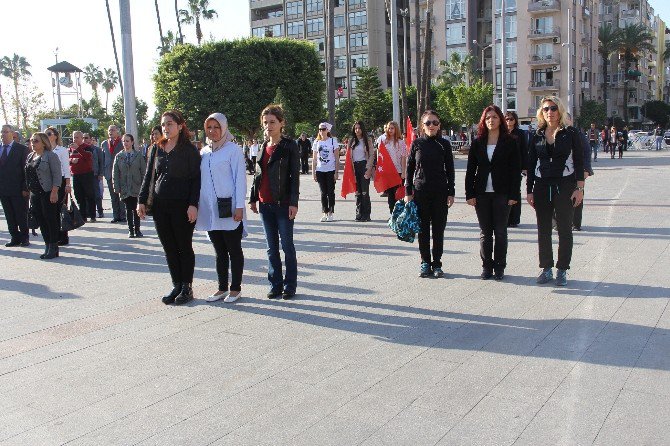 Mersin’de Atatürk İçin Saat 09.05’te Hayat Durdu