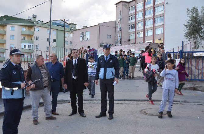 Bilecik’te “Okul Servis Aracı Özel İzin Belgesi” Denetimleri