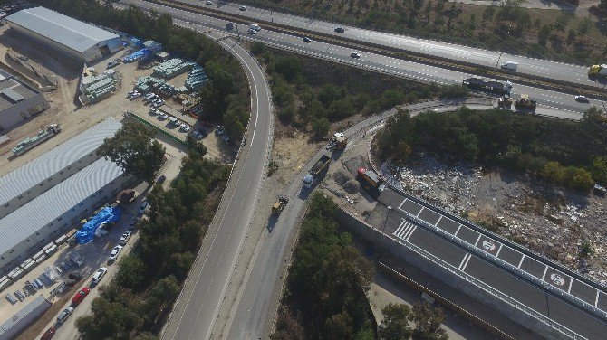 Üniversite Yolundaki Otoban Giriş Ve Çıkışı 17 Kasım’a Kadar Kapalı