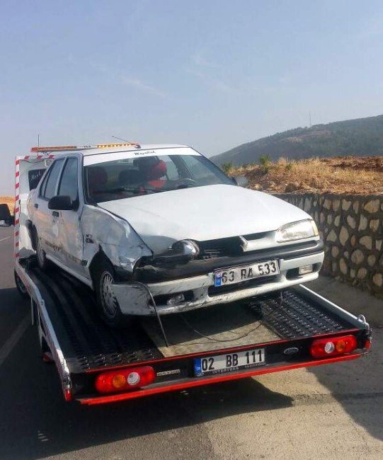 Adıyaman’da 2 Otomobil Çarpıştı