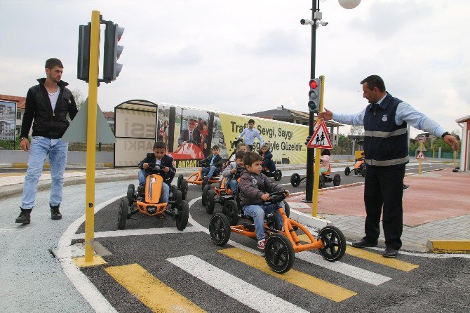Akyazı Trafik Park’ta Eğitimler Devam Ediyor